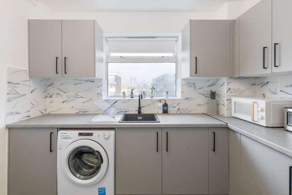 Shard View 2Br Next Tower Bridge Apartman London Kültér fotó