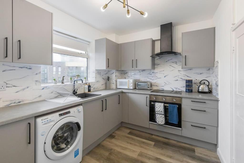 Shard View 2Br Next Tower Bridge Apartman London Kültér fotó
